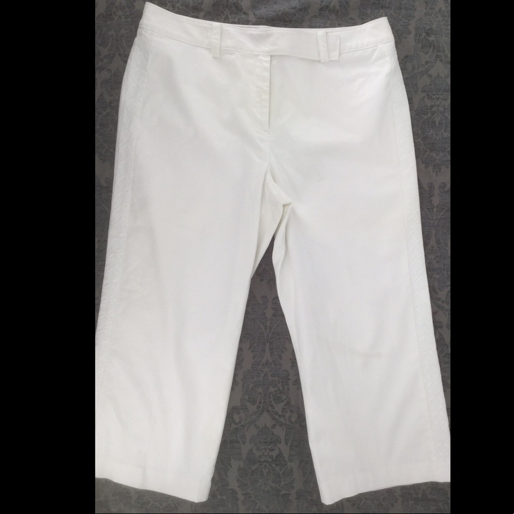 Ann Taylor size 10 White Capri Pants - Picture 3 of 8